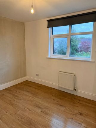 35, Beatrice Avenue, London photo 4