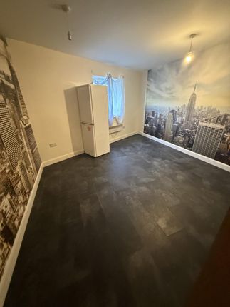 Flat 1, Butterfly Court, London photo 3