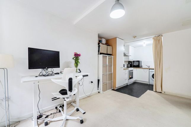 Knight House, Scott Avenue, London photo 3