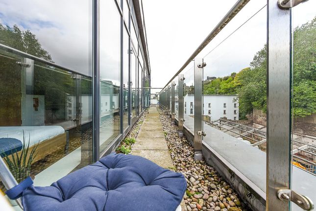 S10, Calton Road, Edinburgh photo 3
