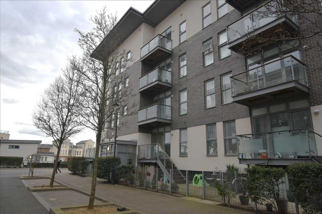 Thumbnail Flat to rent in Clovelly Place, Greenhithe