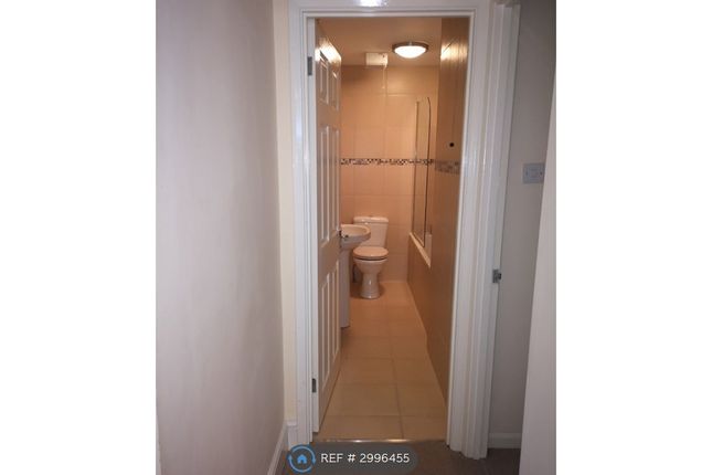 A Sunray Estate, Sandhurst photo 5
