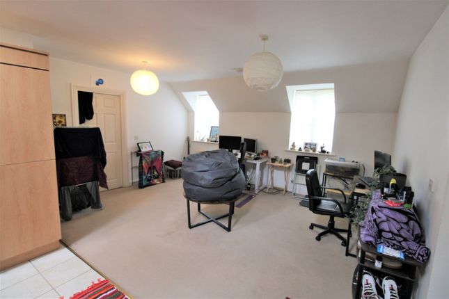 Flat for sale in Connolly Road, Northampton