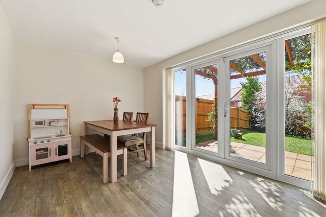 4 Strathy Close, Leicester photo 2