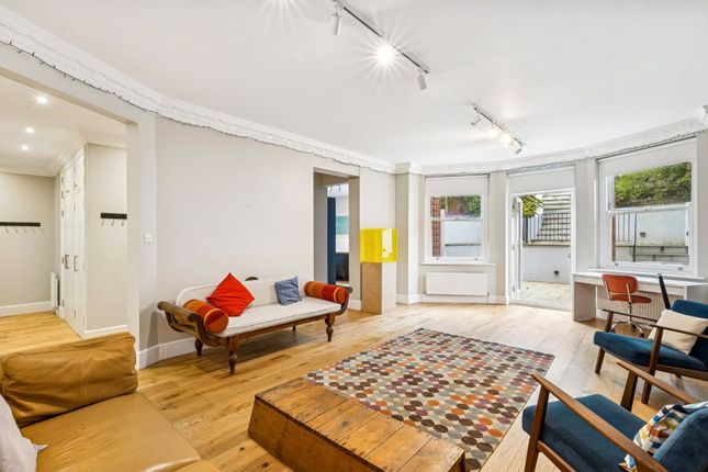 MARKETING RECORD Flat A, 14, Frognal Gardens, London photo 3