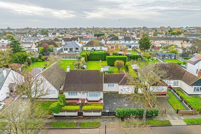 92, Briarwood Drive, Leigh-on-sea photo 3