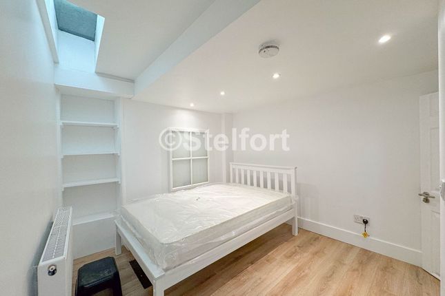 103D Junction Road, London photo 3