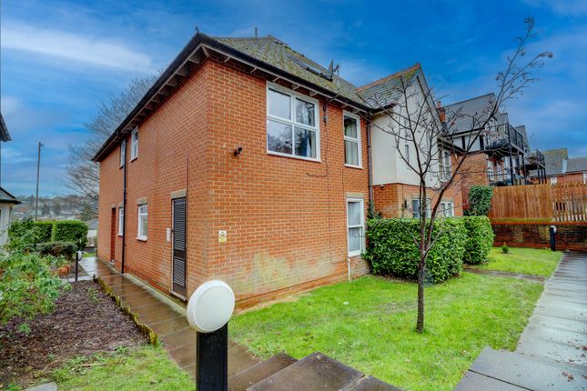 Flat for sale in Birches Rise, West Wycombe Road, High Wycombe, Buckinghamshire