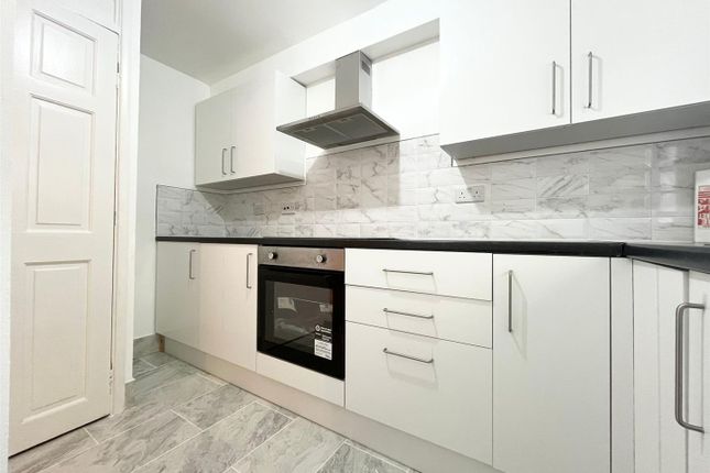 72, Celadon Close, Enfield photo 2