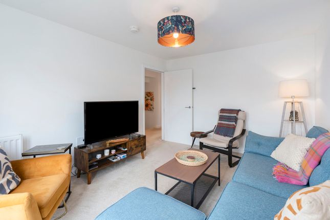 9, Desmoulins Drive, Newton Village photo 4