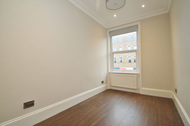 Flat to rent in High Road, Woodford Green