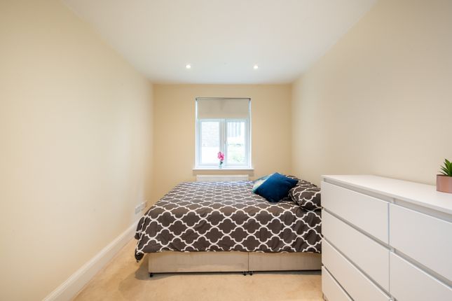 Tachbrook Street, SW1V 2NE, London photo 3