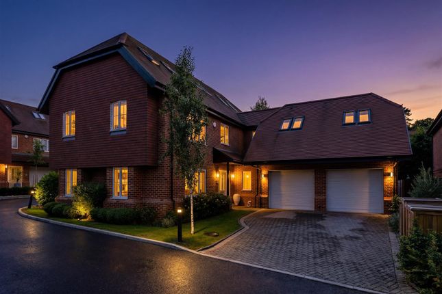 5-bed detached on 5, Caversham Close, Coulsdon, £1,300,000