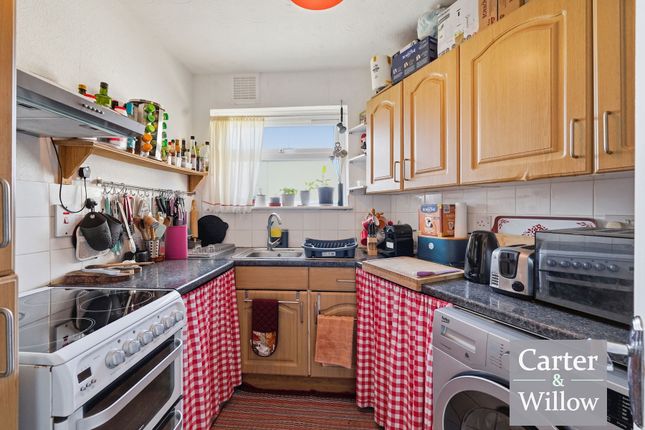 2 , Foxlands Court, Rainham Road South, Dagenham photo 4