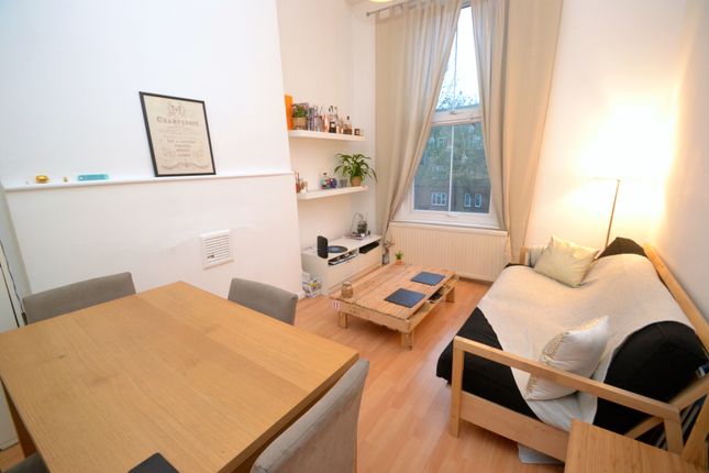 Flat to rent in Ladbroke Grove, London