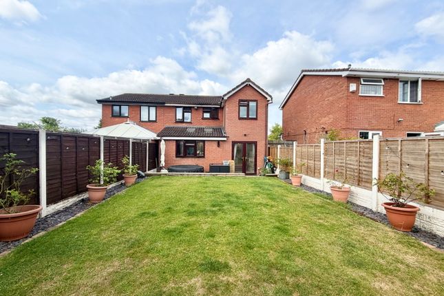 23, Blithfield Drive, Brierley Hill photo 4