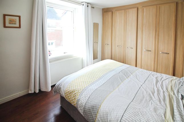 12, High Street, LEEDS photo 2