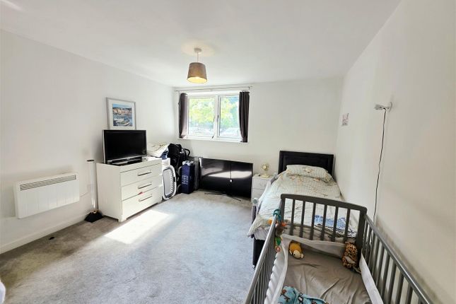 Flat 7, 8, Hillier Crescent, Gravesend photo 4