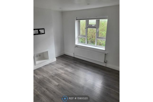 Thumbnail Flat to rent in Orchard Close, Radlett