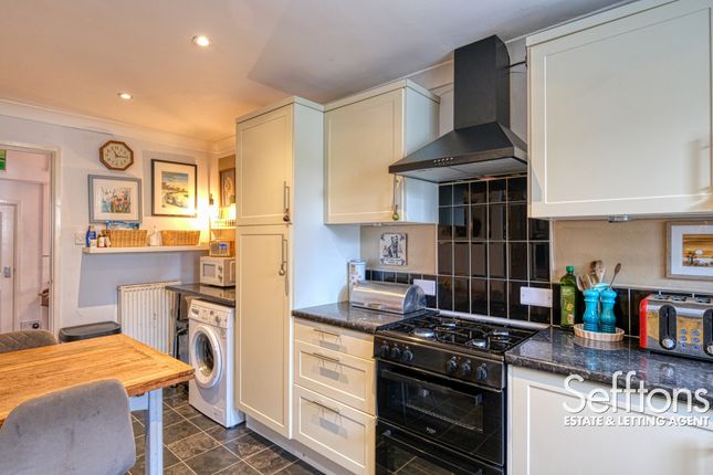 12 Winstanley Road, Norwich photo 3