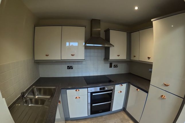 4 Madingley Court, 2 Fitzwilliam Close,, London photo 5
