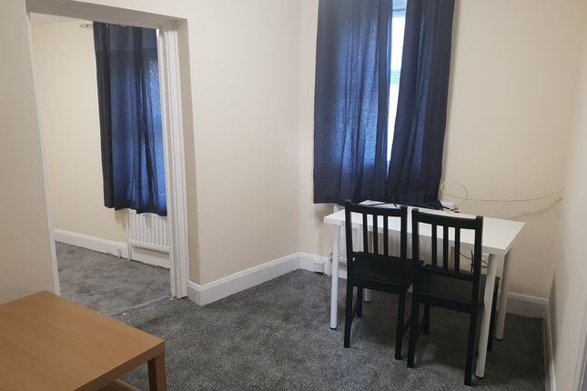 1 Bed Flat To Rent In 97 West Green Road London N15 Zoopla