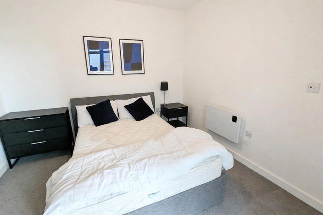 48 Seymour Grove, Manchester photo 2