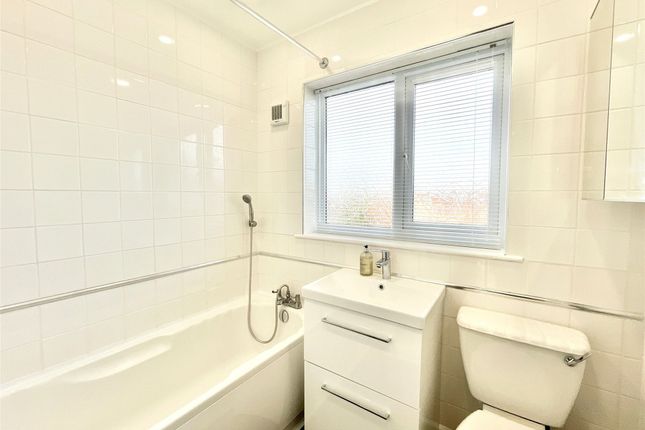 31a Windy Nook Road, Gateshead photo 3