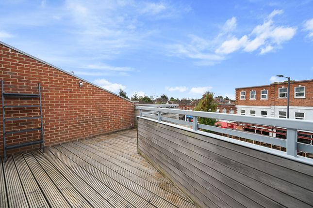 Thumbnail Flat for sale in High Road, Harrow Weald, Harrow