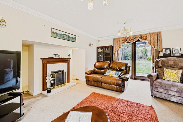 Colonial Drive, Northamptonshire photo 3