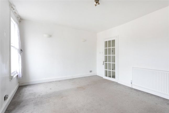 Thumbnail Flat to rent in Sewdley Street, London