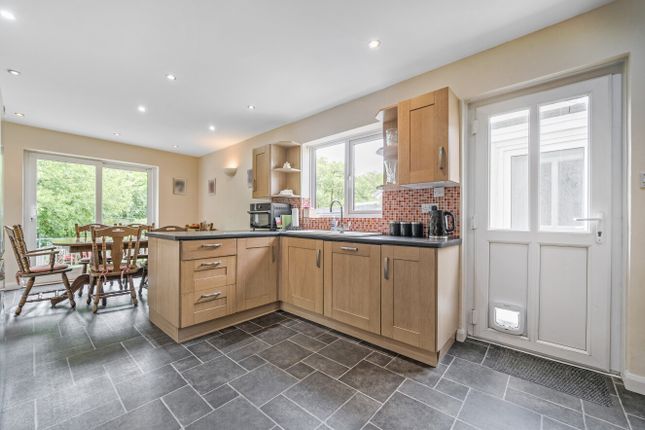 25 Stonepark Crescent, Ashburton Newton Abbot Devon, Newton Abbot photo 2