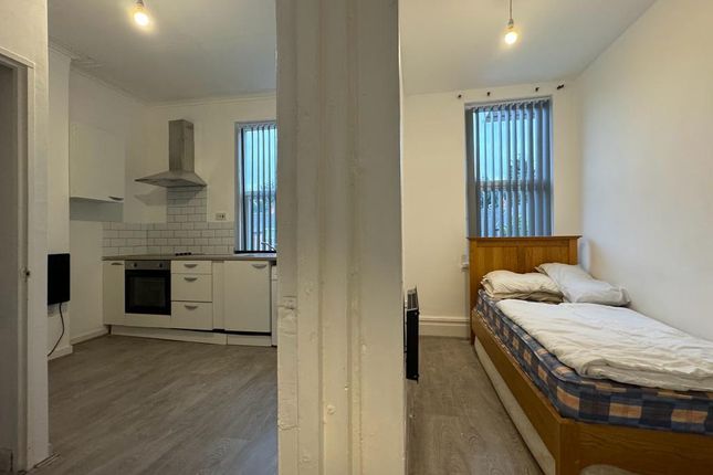 Flat to rent in Victoria Road, Birmingham