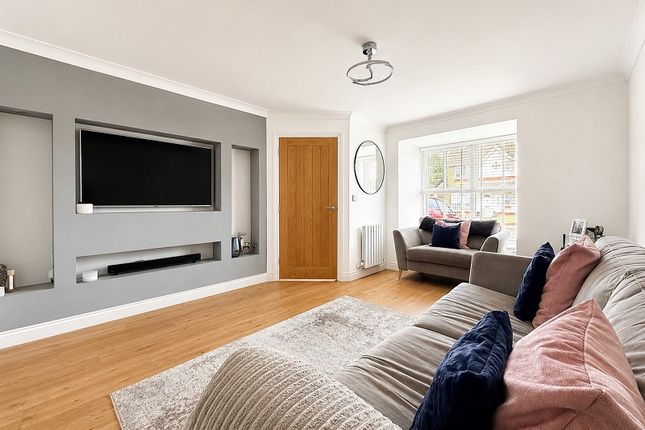 5, Coed Y Broch, Pontypridd photo 3