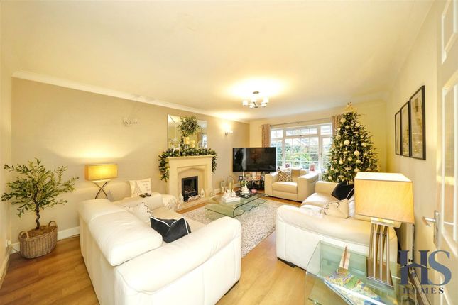 3 Chiltern Close, Walsall photo 2