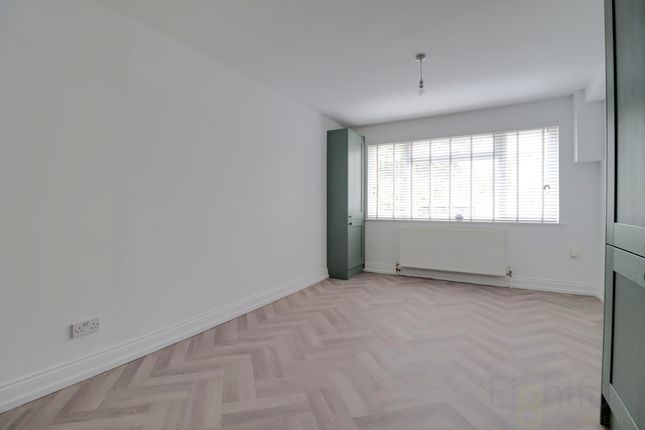 3A Beaconsfield Parade, Brighton photo 3