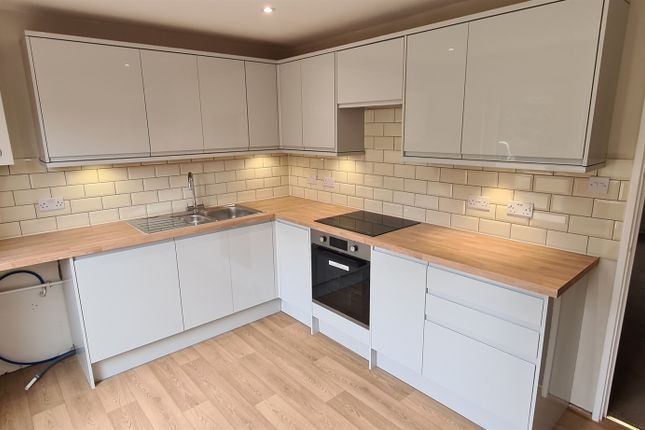 21, Partridge Close, Swindon photo 3
