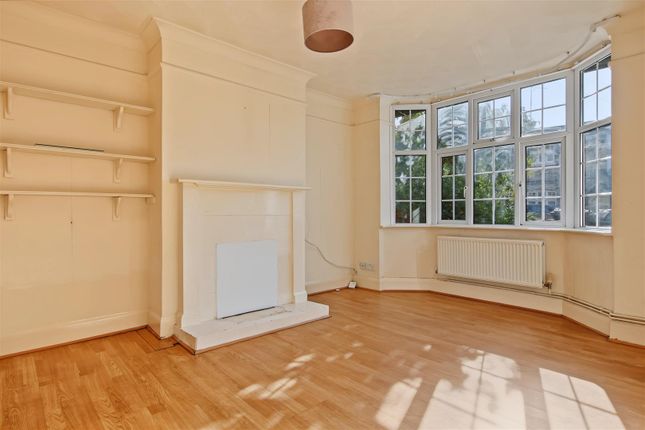 7, Nutholt Lane, Ely photo 2