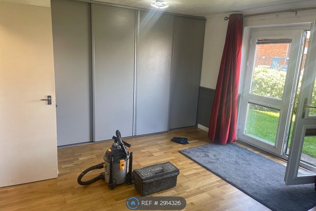 Westgate Court, Waltham Cross photo 3