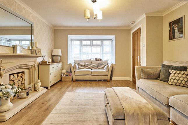 7, Ashleigh Gardens, Barwell photo 3