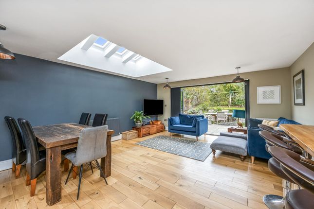 2 Lodgelands, Haywards Heath photo 2