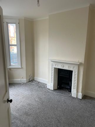 5 , Salisbury Road, Chatham photo 2