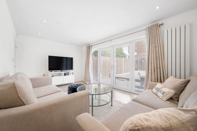 239 Eden Park Avenue, Beckenham photo 4