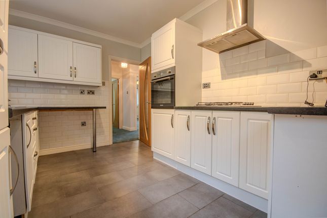 1 Drew Arfon Bungalow, Manor Way, Pontypool photo 3