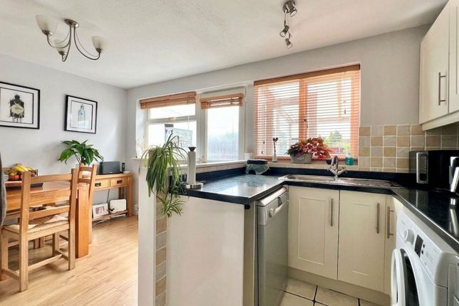 29 Arundells Way, Taunton photo 3