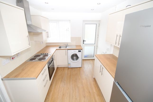 Thumbnail Terraced house to rent in Tower Street, Pontypridd