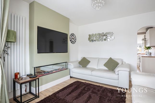18 Northern Avenue, Benfleet photo 4