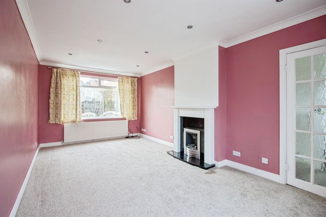208, Stanks Lane South, Leeds photo 2