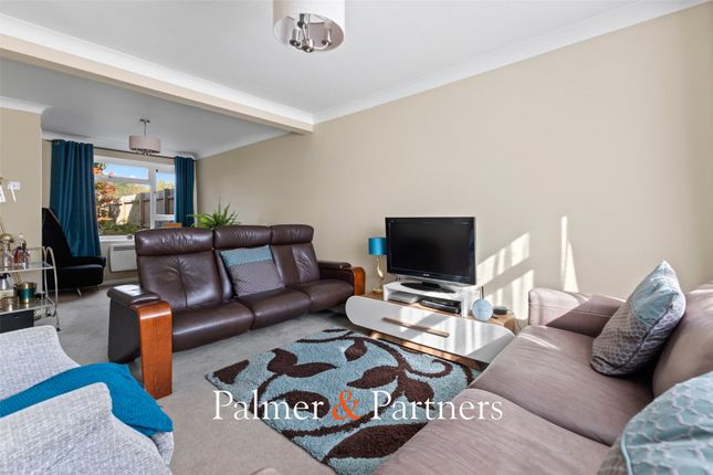 26, Luard Way, Colchester photo 4