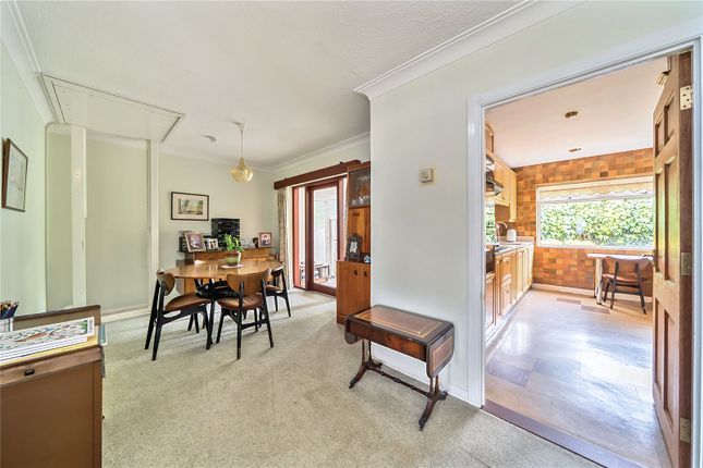 10, Roker Park Avenue, Uxbridge photo 3